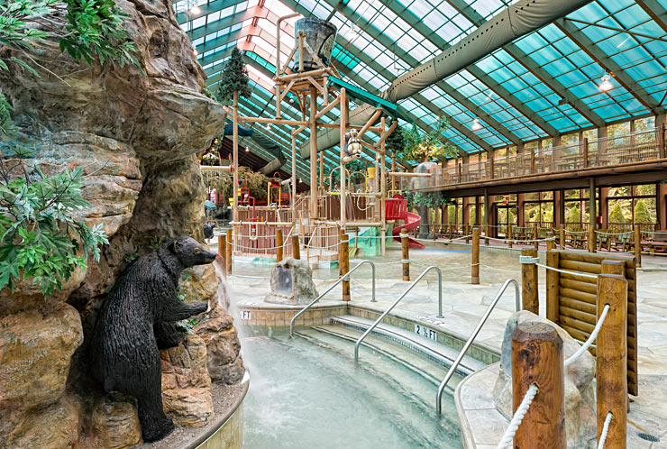 Wild Bear Inn - 5 days 4 Nights Pigeon Forge Vacation Package $198