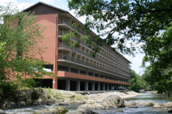 Creekstone Inn - 5-Day Pigeon Forge Family Vacation – $100 Visa Gift Card Included
