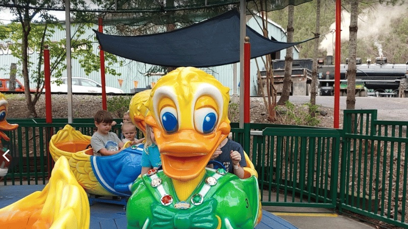 lucky ducky Dollywood kiddie ride