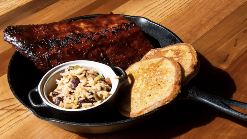 ribs and toast at southern comfort
