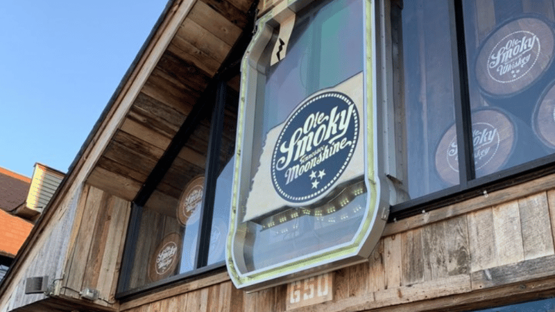 outside exterior of ole smoky mountain moonshine in pigeon forge