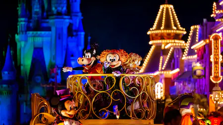 mickey mouse in a sleigh for mickey's not so scary halloween